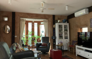 Small Strawbale - Christie Walk