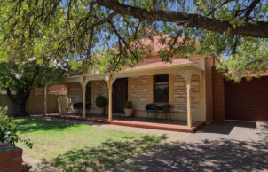 Woodville Park Electrified Cottage