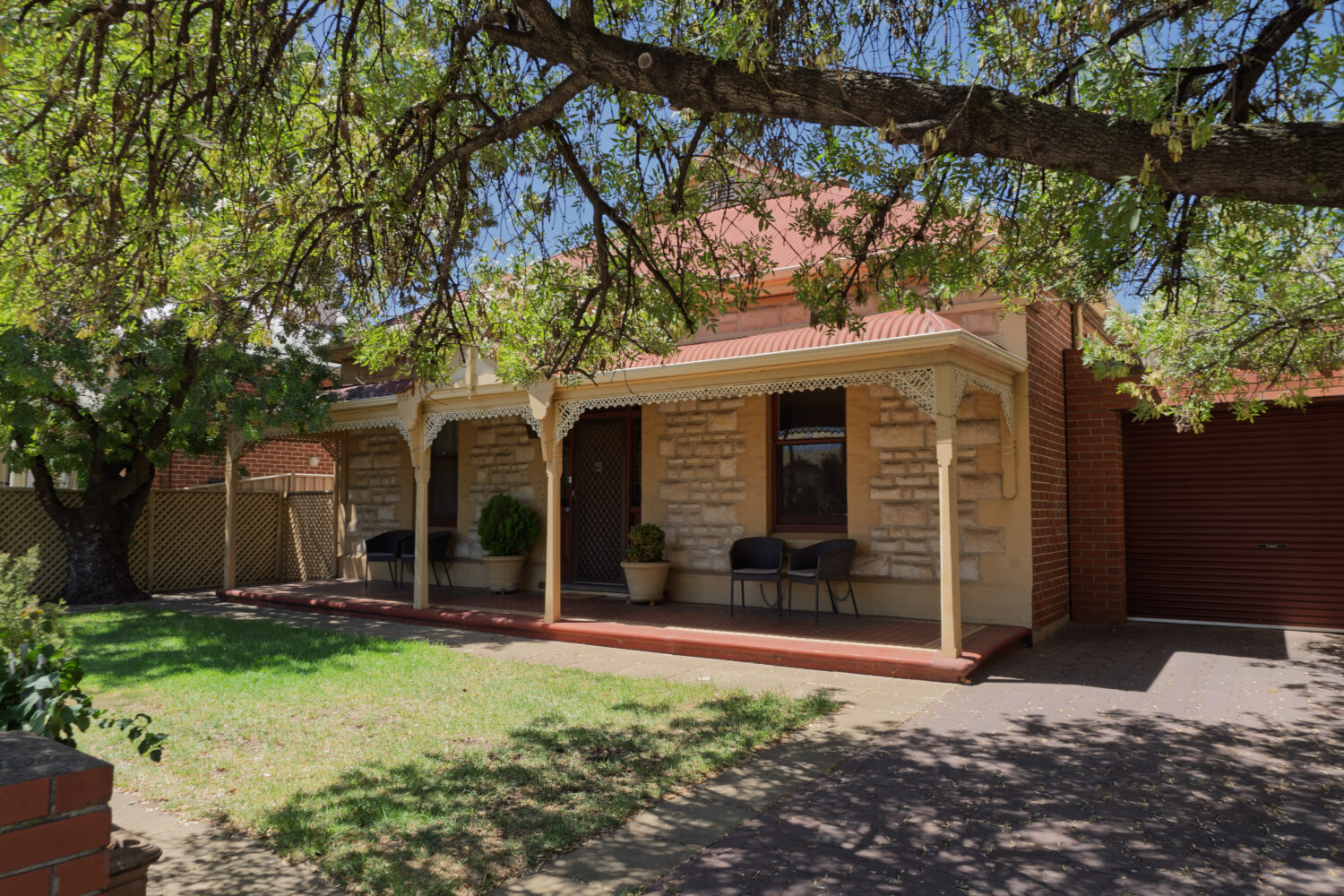 Woodville Park Electrified Cottage